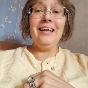 Meet your Posher, Deena